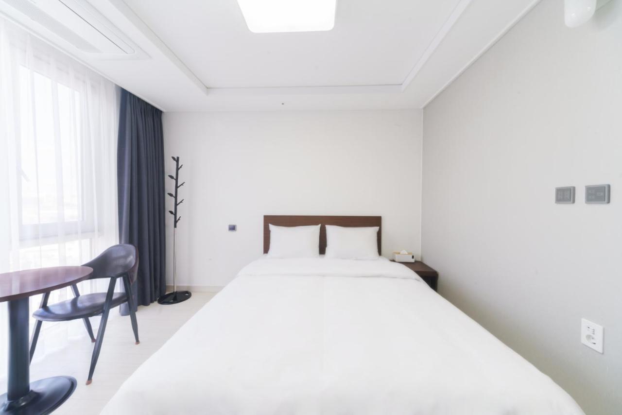 צ'ונצ'און The Venezia Suite Hotel מראה חיצוני תמונה
