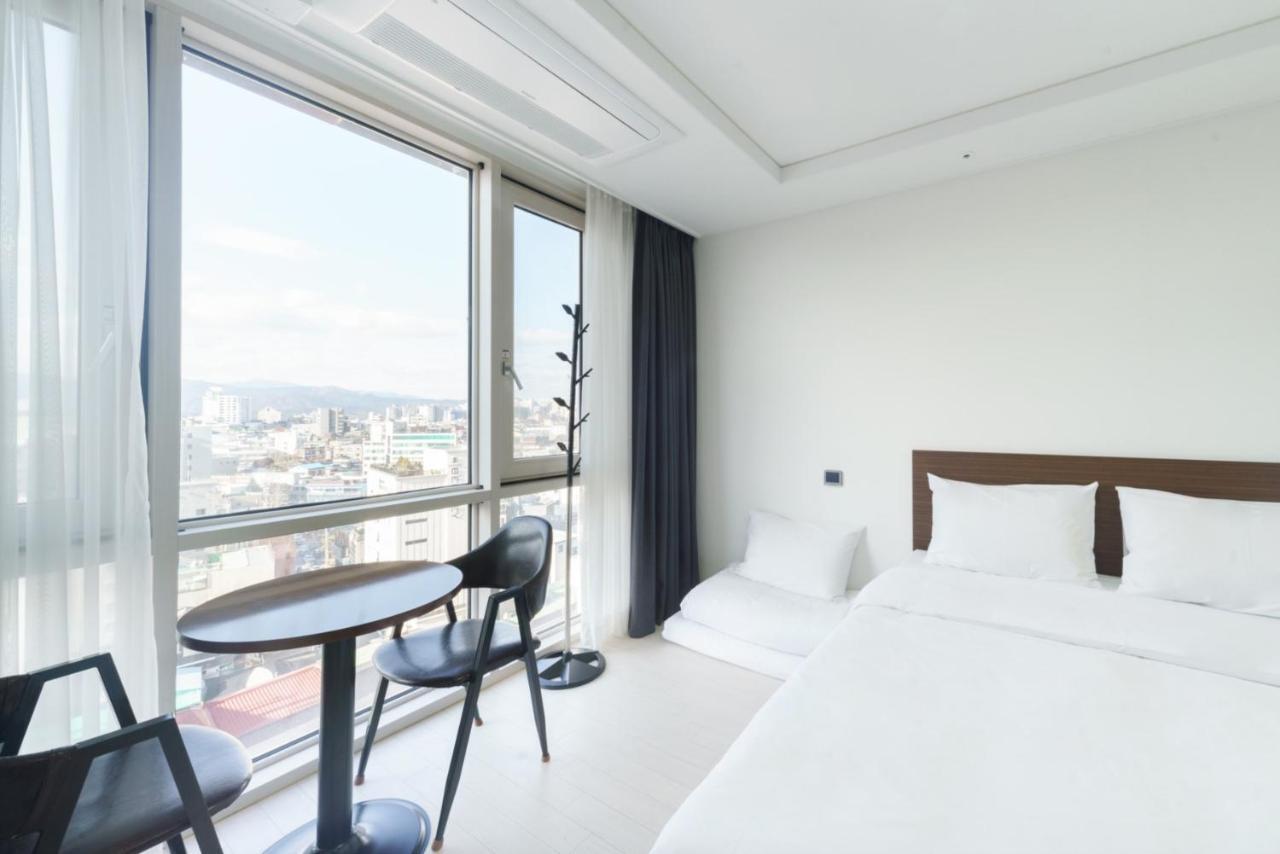 צ'ונצ'און The Venezia Suite Hotel מראה חיצוני תמונה