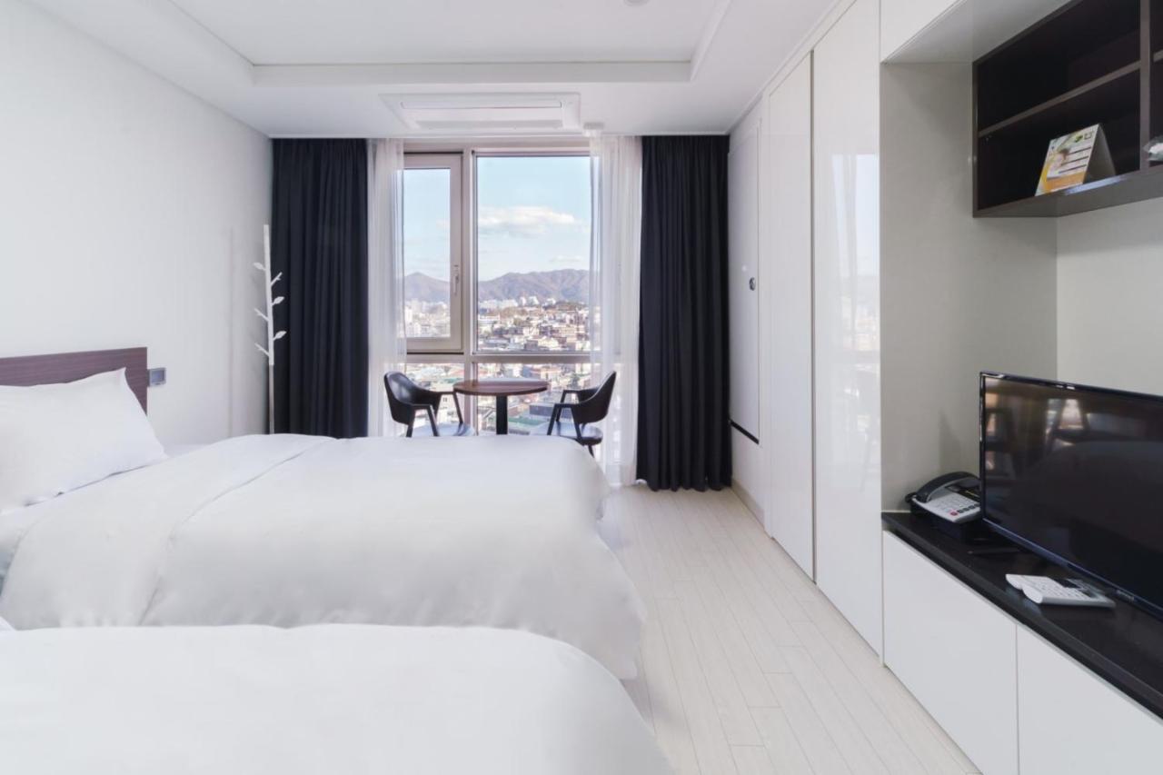 צ'ונצ'און The Venezia Suite Hotel מראה חיצוני תמונה