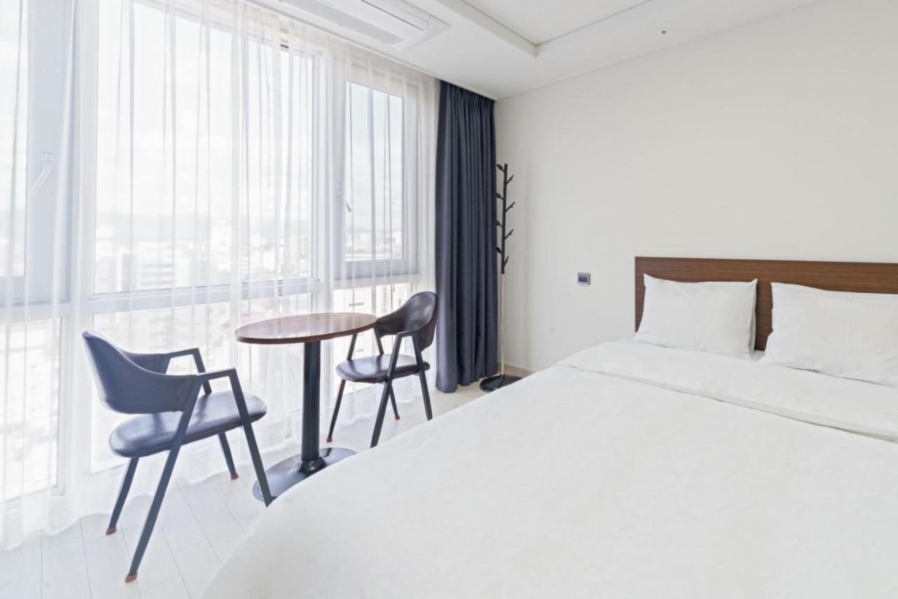 צ'ונצ'און The Venezia Suite Hotel מראה חיצוני תמונה